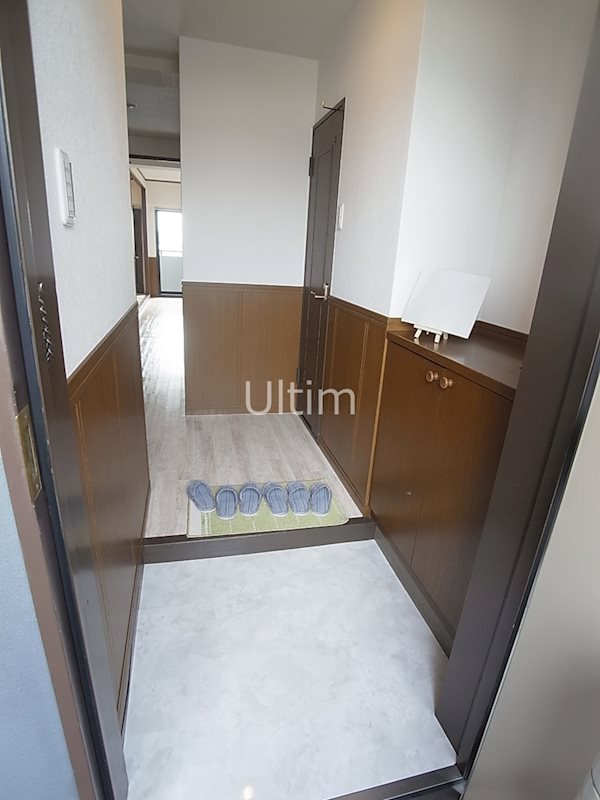玄関　別部屋のお写真です。ご参考までに！