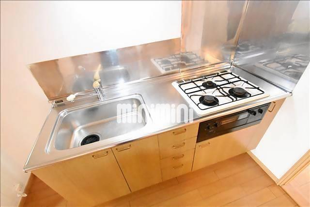 キッチン　３口コンロです