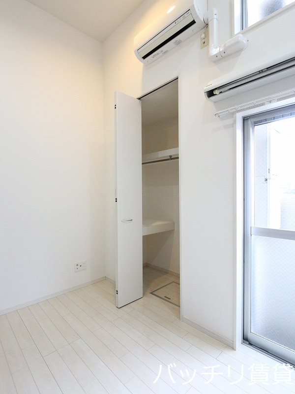 収納　別号室タイプの為、現状を優先いたします