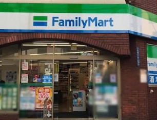 コンビニ　ファミリーマート戸越六丁目店（コンビニ）まで177m