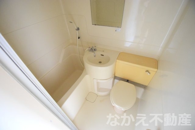 バス・シャワールーム　落ち着いた空間のお風呂です