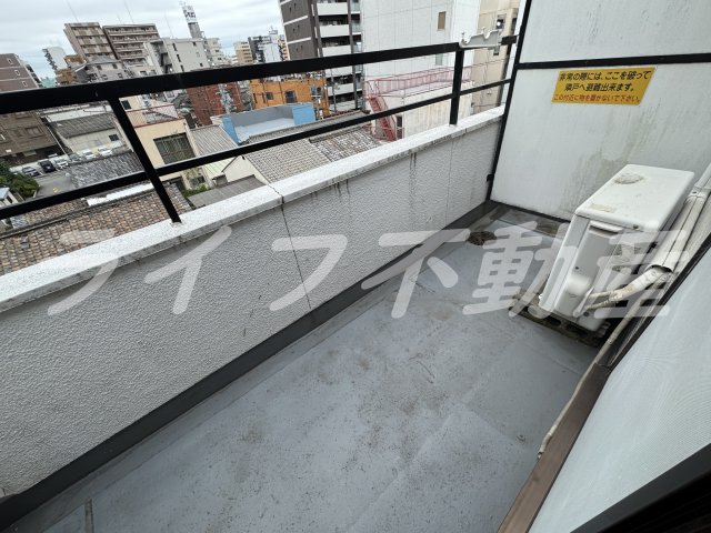 バルコニー　開放的で明るい空間を演出してくれるバルコニーです