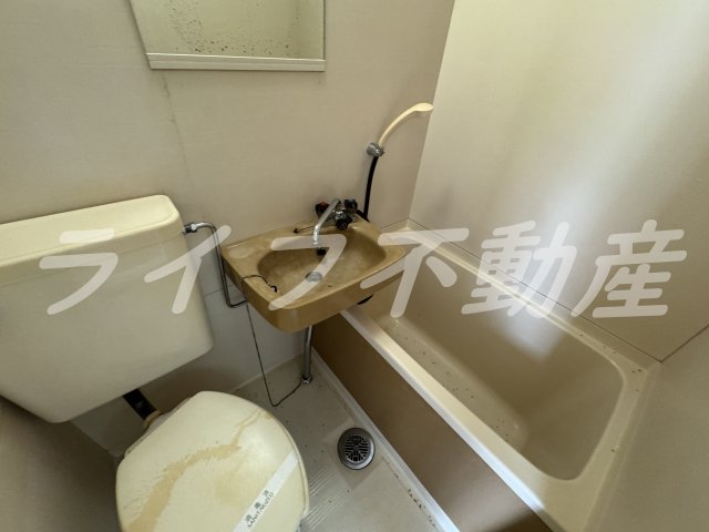 洗面設備　ゆったりとスペースのある洗面所