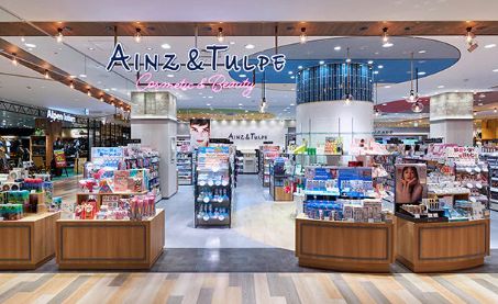 ドラックストア　アインズ＆トルペカメイドクロック店（ドラッグストア）まで387m