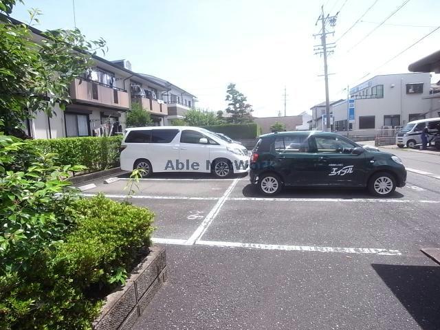 駐車場　駐車場