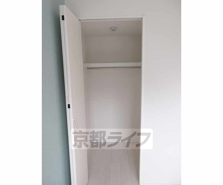 収納　お洋服が綺麗に収納できるクローゼット付き・