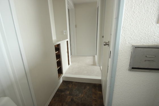 玄関　他部屋の写真を使用しております。