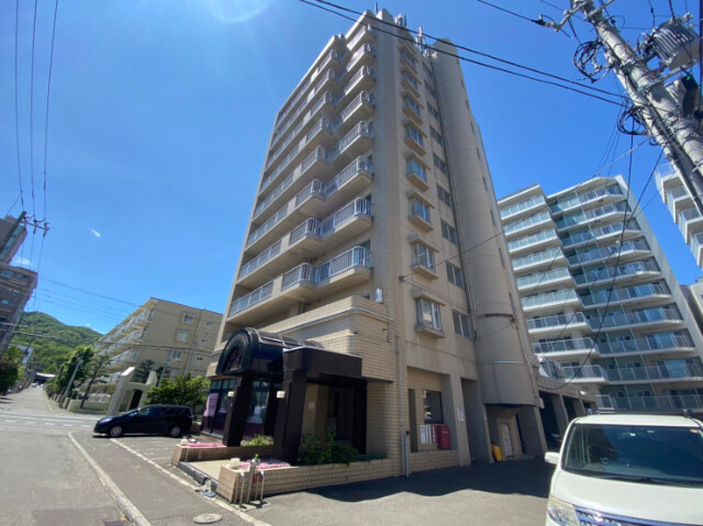 建物外観　札幌市中央区南１３条西「鹿友ディアプラザ旭ヶ丘」