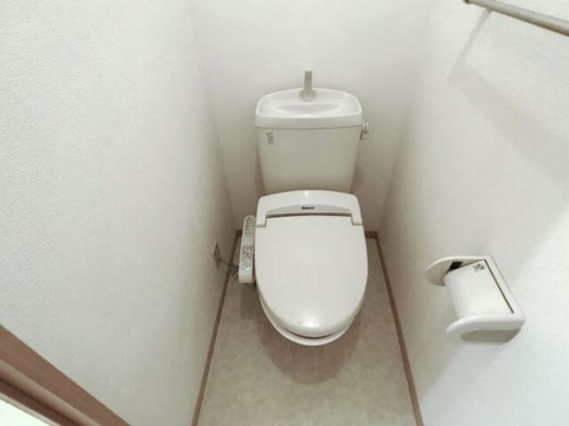 トイレ　温水洗浄便座
