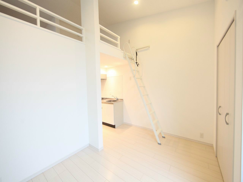 居室・リビング　洋室8.2帖　ロフト6.4帖（収納でもお部屋でも使えます）