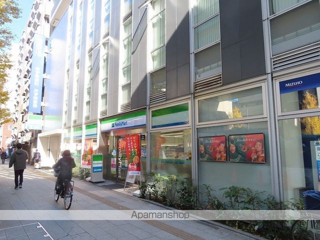 コンビニ　ファミリーマート板橋本町駅北店（コンビニ）まで1544m