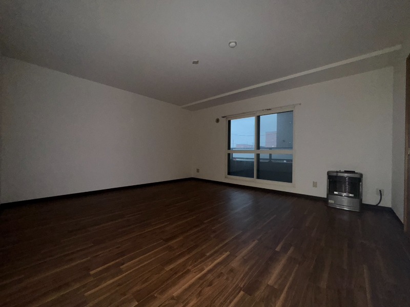 居室・リビング　広くてキレイなお部屋が広がっていて、充実した生活が送れそう。