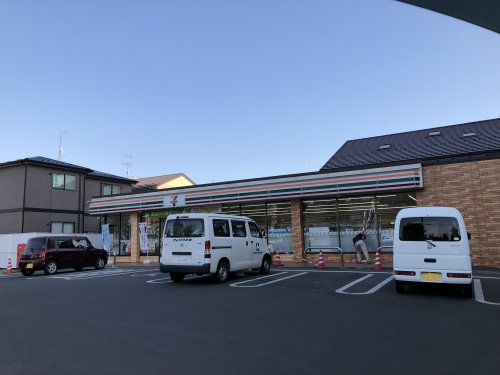 コンビニ　セブンイレブン 南仙台駅前店（コンビニ）まで648m