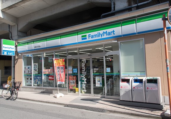 コンビニ　ファミリーマート練馬中村橋店（コンビニ）まで412m