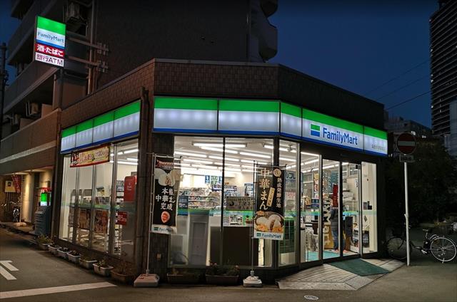 コンビニ　ファミリーマート（コンビニ）まで482m