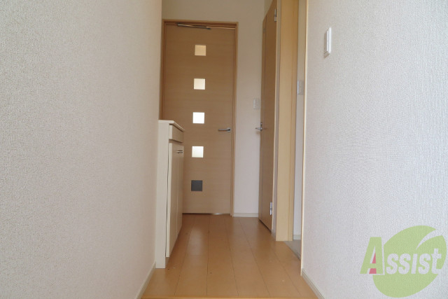 玄関　玄関から見た景色はこちらです。イメージできますか。