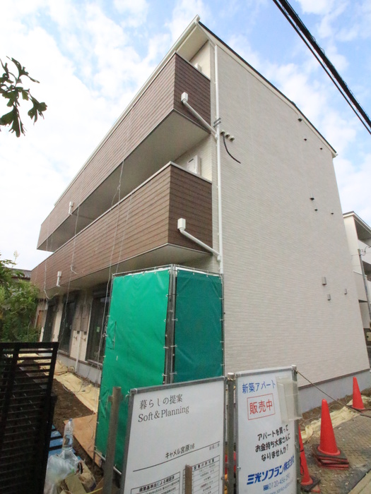 建物外観　建築中