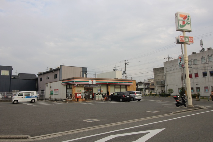 コンビニ　セブンイレブン（コンビニ）まで399m