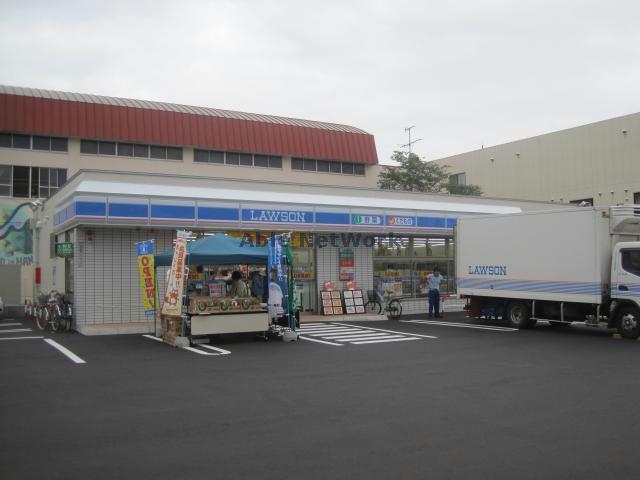コンビニ　ローソン札幌北22東一丁目店（コンビニ）まで114m