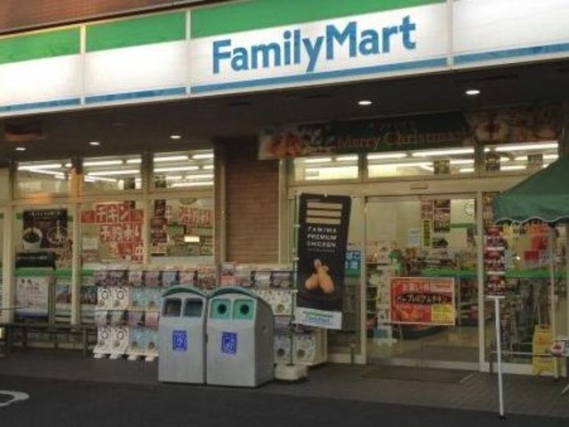 コンビニ　ファミリーマート東陽六丁目店（コンビニ）まで207m