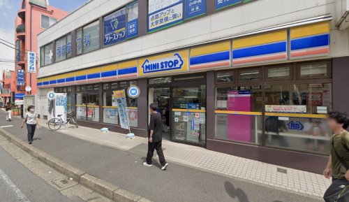コンビニ　ミニストップ 塚田駅前店（コンビニ）まで562m