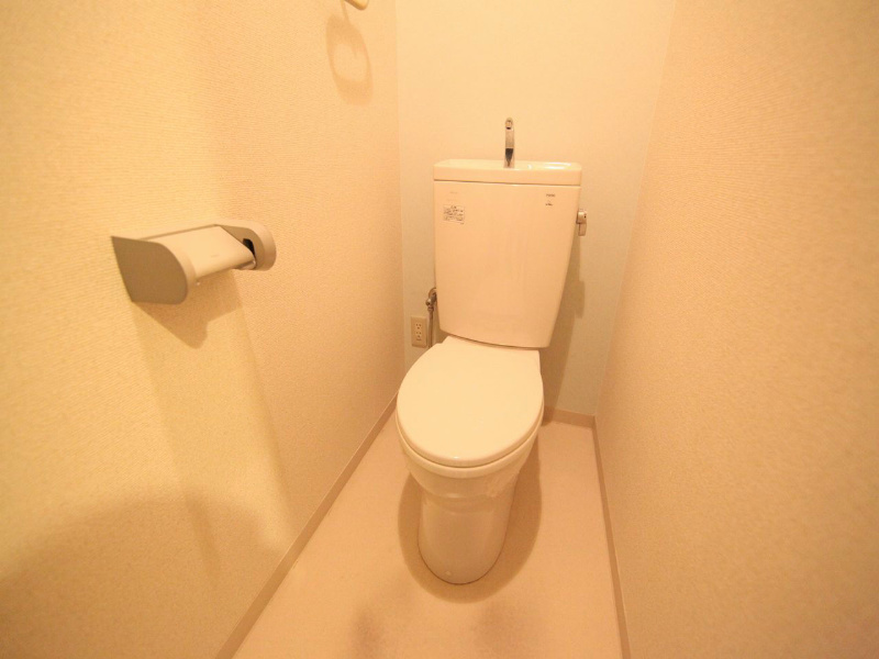 トイレ　トイレ（お風呂トイレ別）温水洗浄暖房便座取り付け可