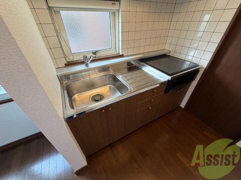 キッチン　こちらはキッチン。調理スペースもあり使いやすそうです。