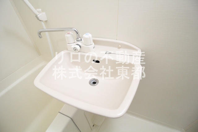 洗面設備　洗面ボウルもついているので、ここで洗顔できますね☆