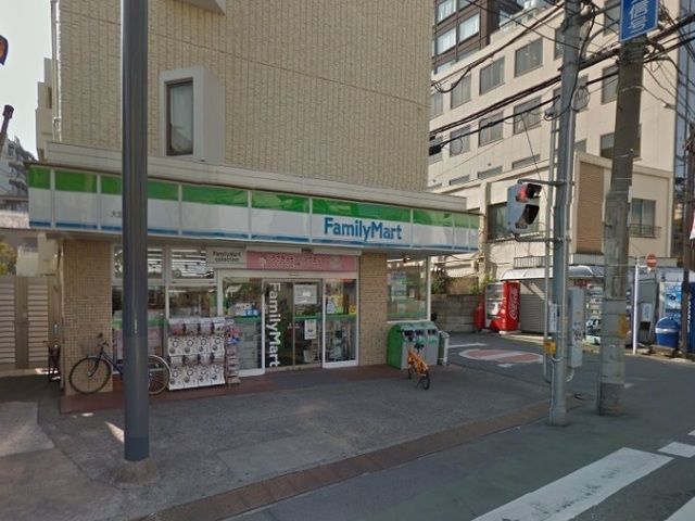 コンビニ　ファミリーマート大宮中央店（コンビニ）まで3m