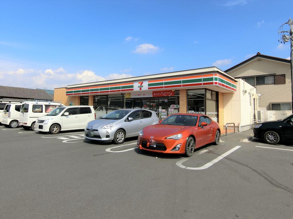 コンビニ　セブンイレブン前橋朝倉町1丁目店（コンビニ）まで446m