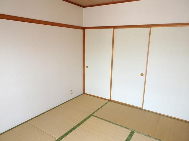 協栄マンションの居間写真
