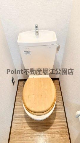 地下鉄谷町線 谷町四丁目駅 徒歩2分 5階建 築51年のトイレ写真