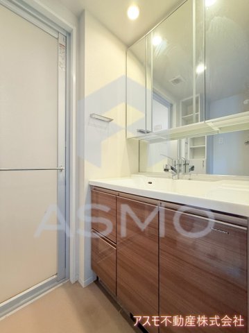 洗面設備　同マンション別部屋　参考写真