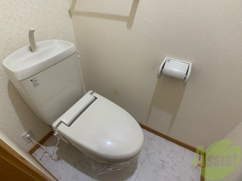 トイレ　トイレとお風呂が別なので清潔に使えて嬉しいですね。