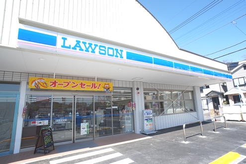 コンビニ　ローソン　伊勢原高森7丁目店（コンビニ）まで385m