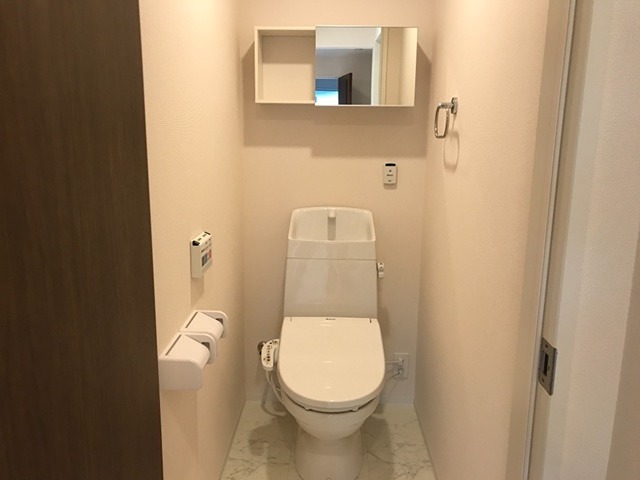 トイレ　ウォシュレット機能付のトイレです。