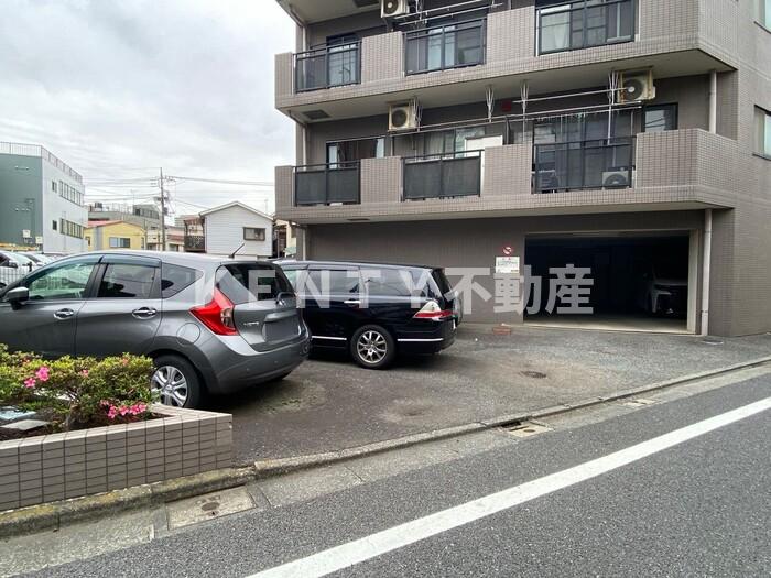 駐車場　駐車スペースもあります