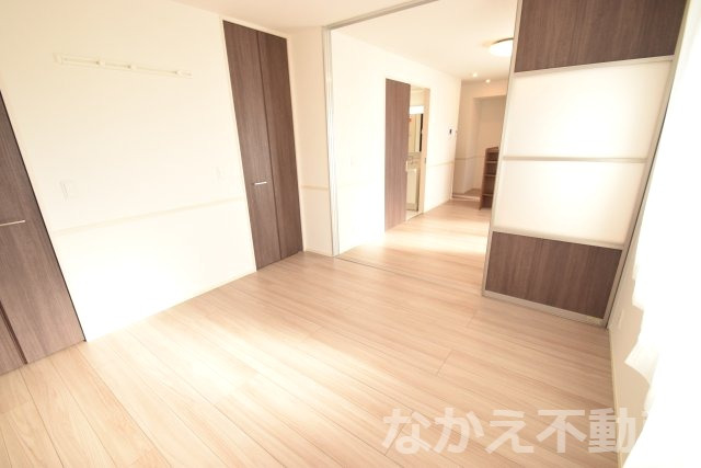 その他部屋・スペース　広くて明るい寝室