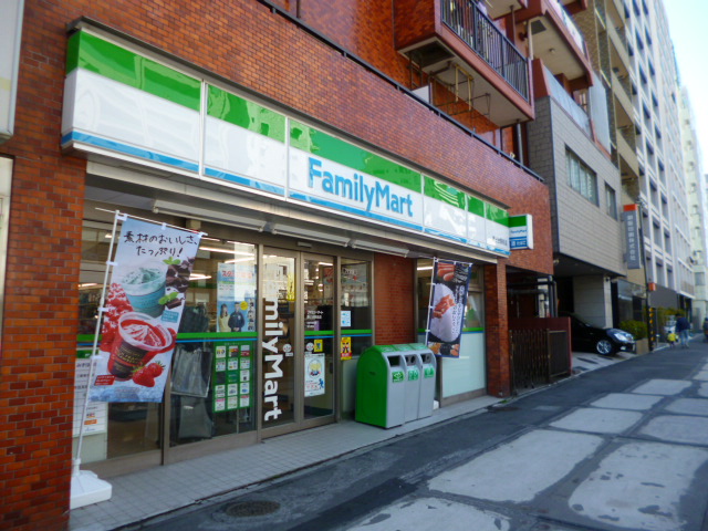 コンビニ　ファミリーマート 勝どき駅前店（コンビニ）まで55m