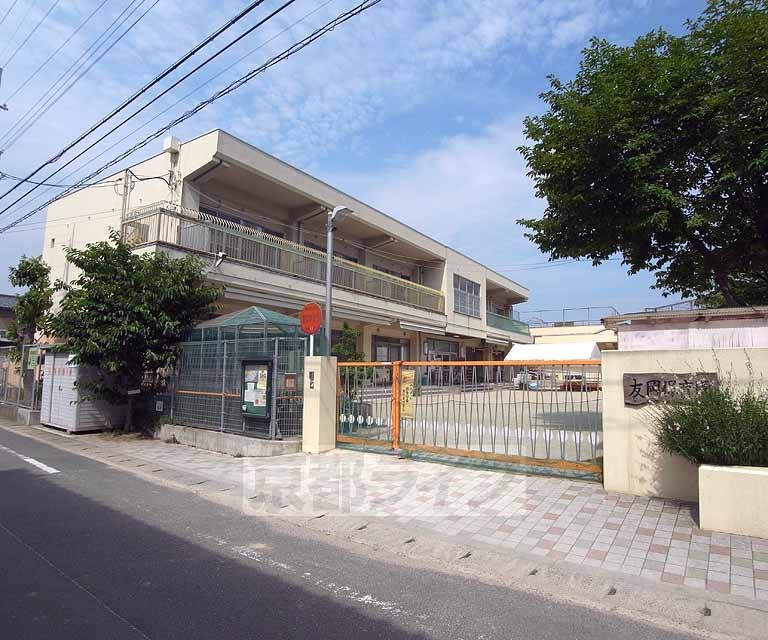 幼稚園・保育園　友岡保育園（幼稚園・保育園）まで250m