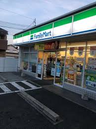 コンビニ　ファミリーマート 泉大津北豊中町店（コンビニ）まで818m
