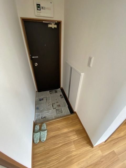 玄関　※写真は別部屋