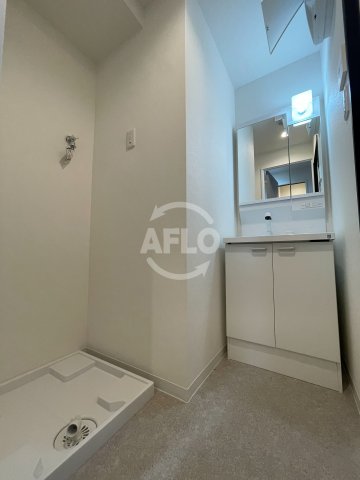 洗面設備　MAISON PREMIER UMEDA NORTH　洗面所