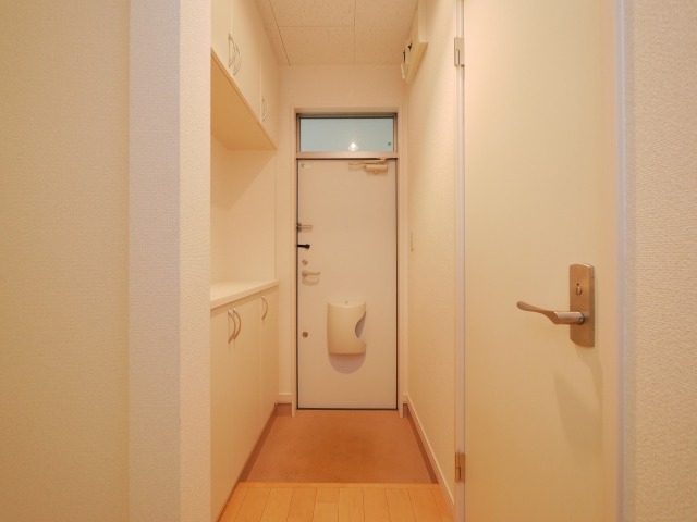 ＪＲ函館本線 手稲駅 徒歩2分 2階建 築19年の玄関写真