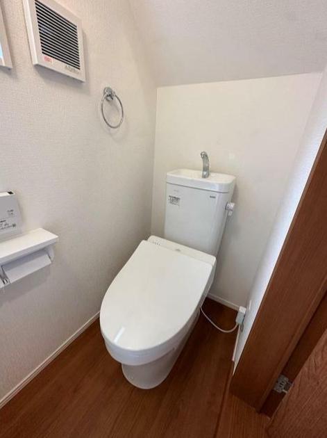 ＪＲ南武線 武蔵新城駅 徒歩9分 3階建 築4年のトイレ写真
