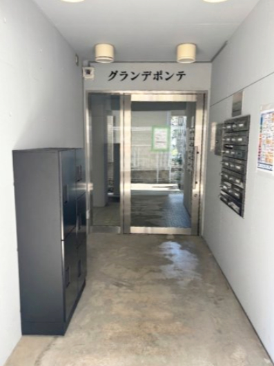 エントランス　オートロック付のエントランス
