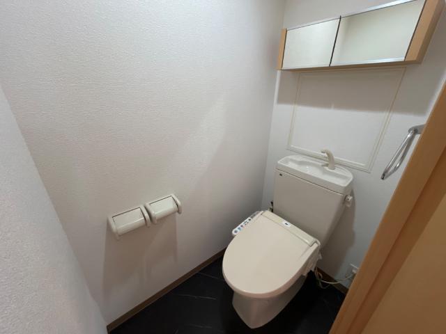 トイレ　ゆったりとした空間のトイレです