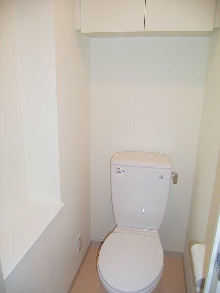 東急大井町線 上野毛駅 徒歩6分 6階建 築20年のトイレ写真
