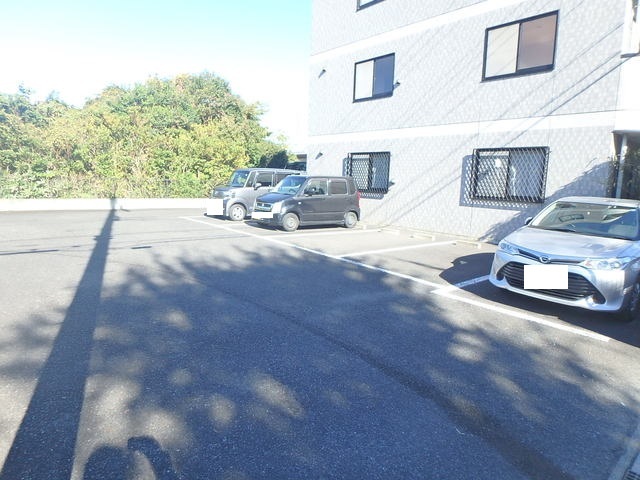 駐車場　敷地内駐車場（空車確認要）