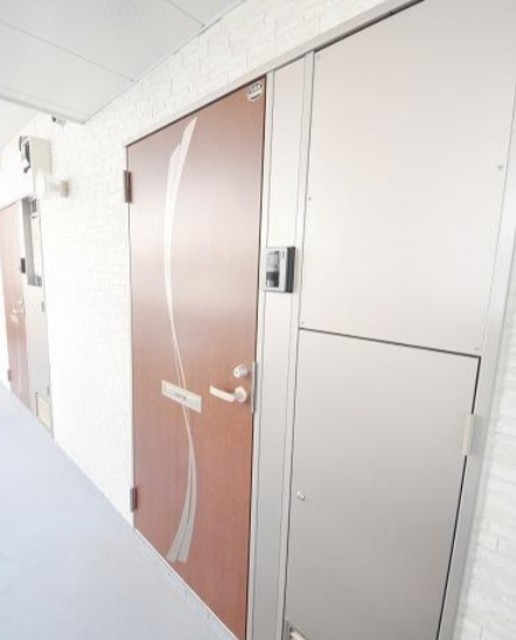クレイノメゾン東橋本の玄関写真